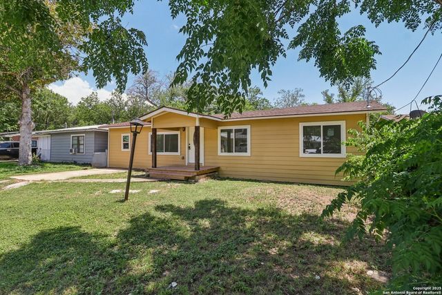 937 Anderson, Seguin, TX 78155