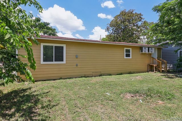 937 Anderson, Seguin, TX 78155