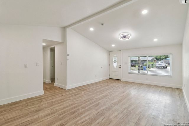 937 Anderson, Seguin, TX 78155
