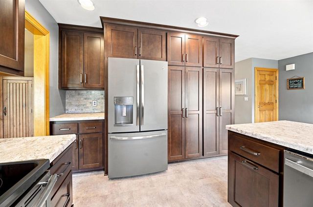 134 BRULE ROAD, De Pere, WI 54115