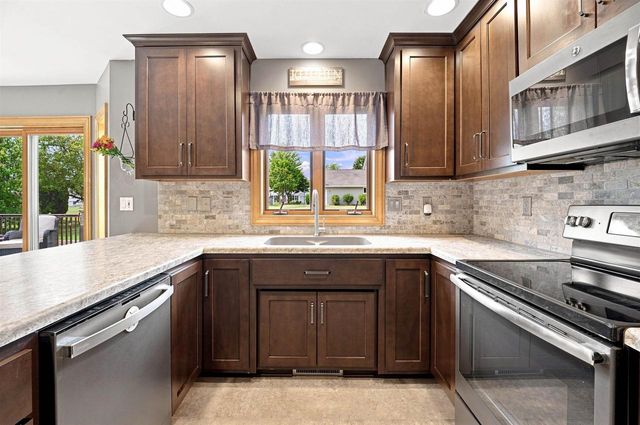 134 BRULE ROAD, De Pere, WI 54115
