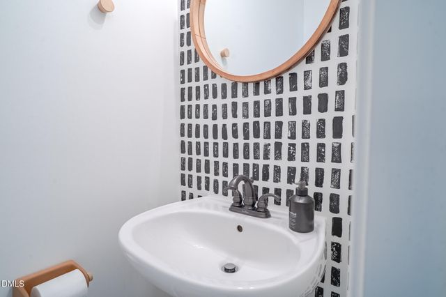 10916 Farmville Road, Raleigh, NC 27614