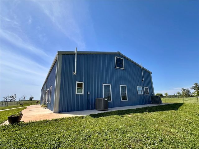 370 SE Bolin Road, Gentry, AR 72734
