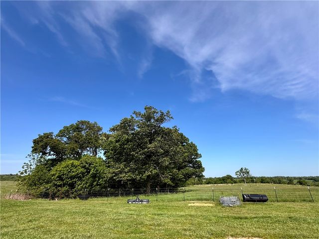 370 SE Bolin Road, Gentry, AR 72734