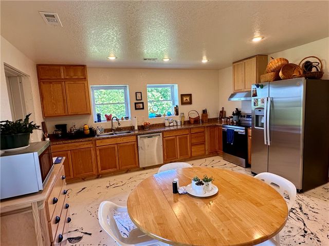370 SE Bolin Road, Gentry, AR 72734