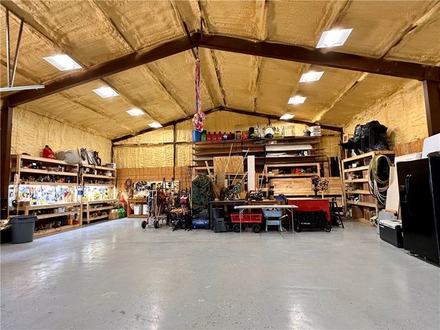 370 SE Bolin Road, Gentry, AR 72734