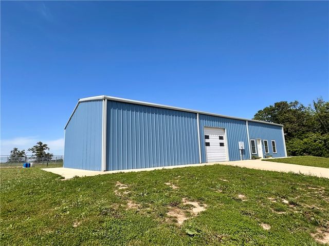 370 SE Bolin Road, Gentry, AR 72734