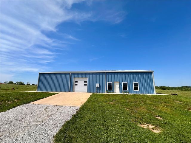 370 SE Bolin Road, Gentry, AR 72734