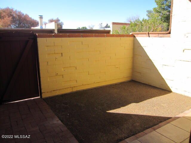 8162 E Rivenoak Drive, Tucson, AZ 85715