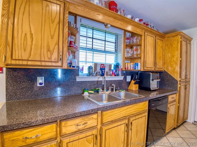 105 Quail Ridge Road, Durant, OK 74701