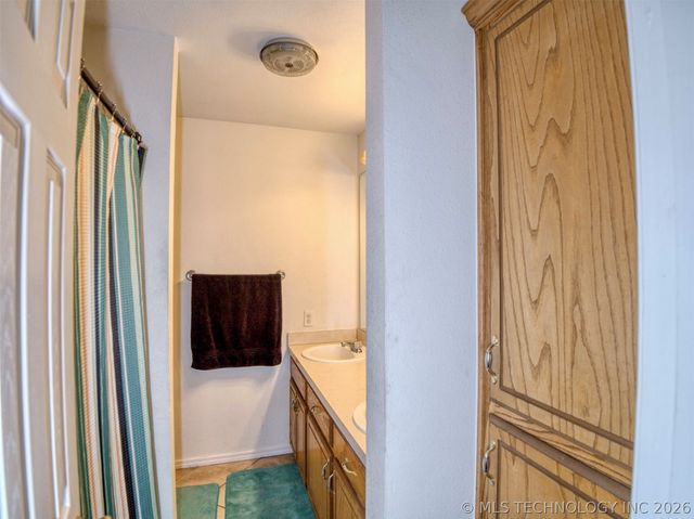 105 Quail Ridge Road, Durant, OK 74701