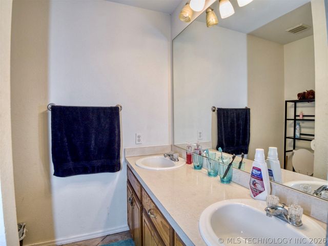 105 Quail Ridge Road, Durant, OK 74701