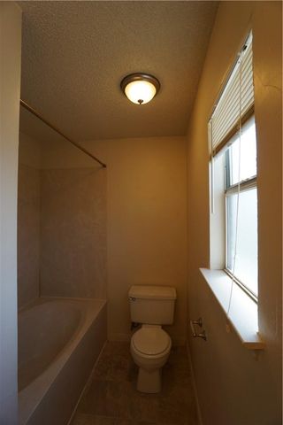 112 Creekside DR, Hutto, TX 78634