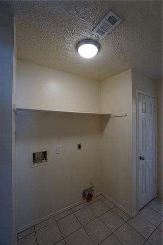112 Creekside DR, Hutto, TX 78634