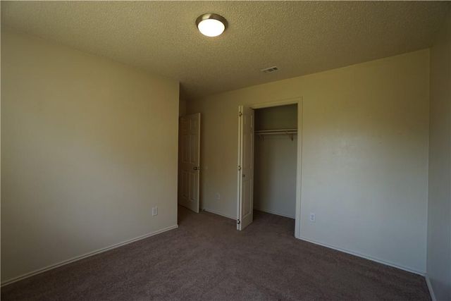 112 Creekside DR, Hutto, TX 78634