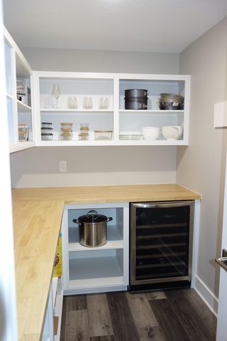 1522 N Emerald Valley Dr, Mulvane, KS 67110