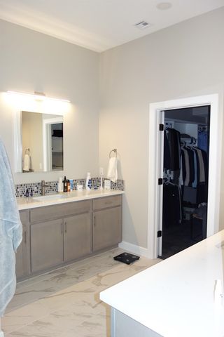 1522 N Emerald Valley Dr, Mulvane, KS 67110