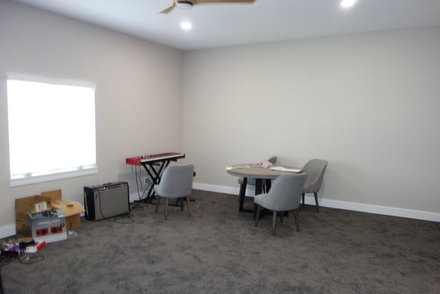 1522 N Emerald Valley Dr, Mulvane, KS 67110