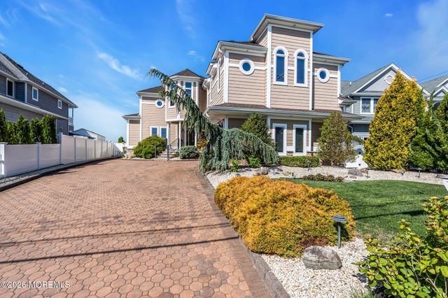 531 Bayview Drive, Toms River, NJ 08753