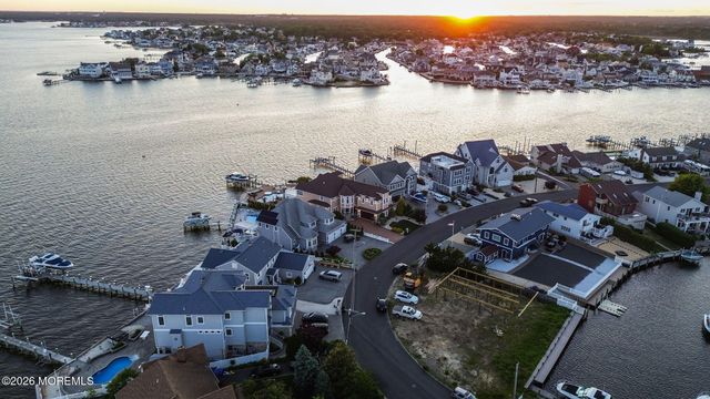 531 Bayview Drive, Toms River, NJ 08753