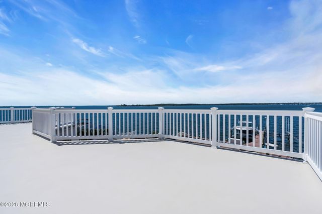 531 Bayview Drive, Toms River, NJ 08753