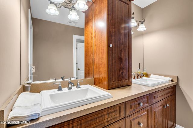 531 Bayview Drive, Toms River, NJ 08753