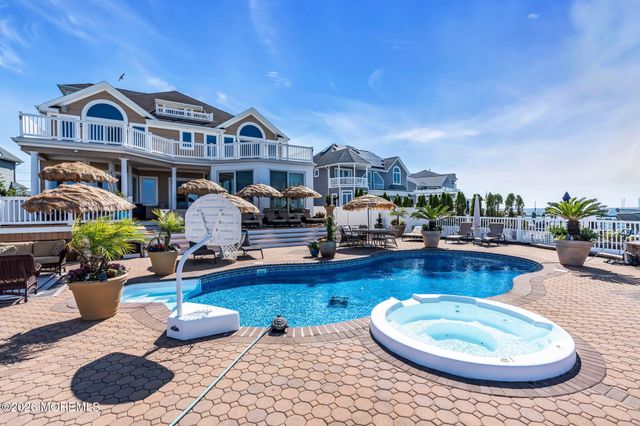 531 Bayview Drive, Toms River, NJ 08753