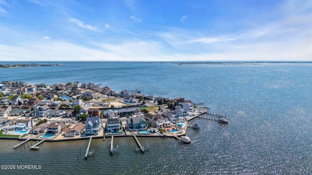 531 Bayview Drive, Toms River, NJ 08753