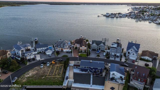531 Bayview Drive, Toms River, NJ 08753