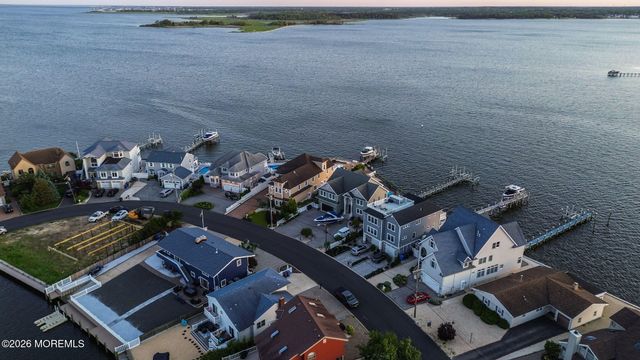 531 Bayview Drive, Toms River, NJ 08753