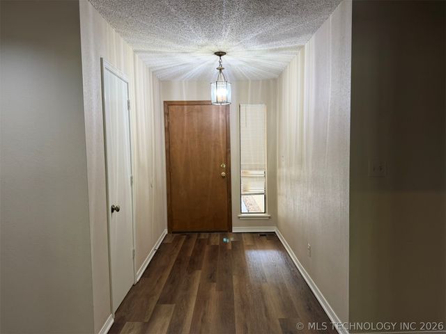 5935 E 79th Street, Tulsa, OK 74136
