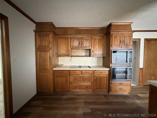 5935 E 79th Street, Tulsa, OK 74136