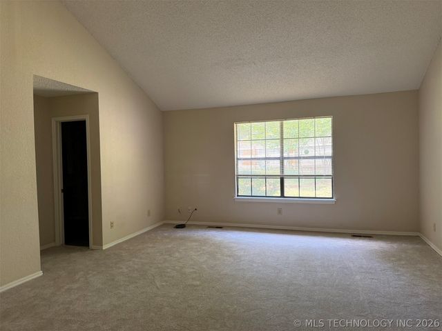 5935 E 79th Street, Tulsa, OK 74136