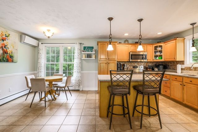 499 Ware Corner Rd, Oakham, MA 01068