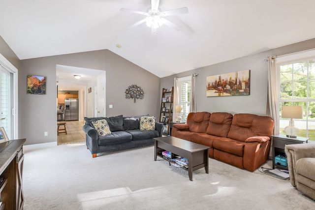 499 Ware Corner Rd, Oakham, MA 01068