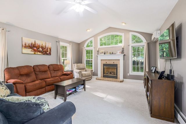 499 Ware Corner Rd, Oakham, MA 01068
