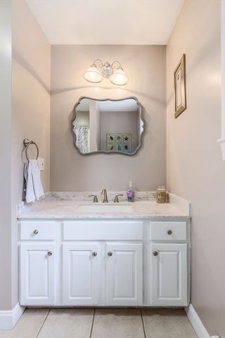 499 Ware Corner Rd, Oakham, MA 01068