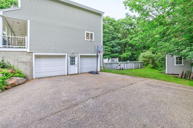 499 Ware Corner Rd, Oakham, MA 01068