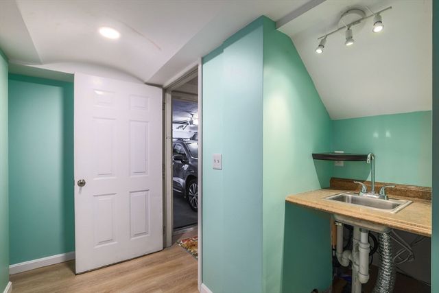 499 Ware Corner Rd, Oakham, MA 01068