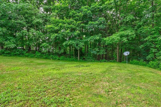 499 Ware Corner Rd, Oakham, MA 01068