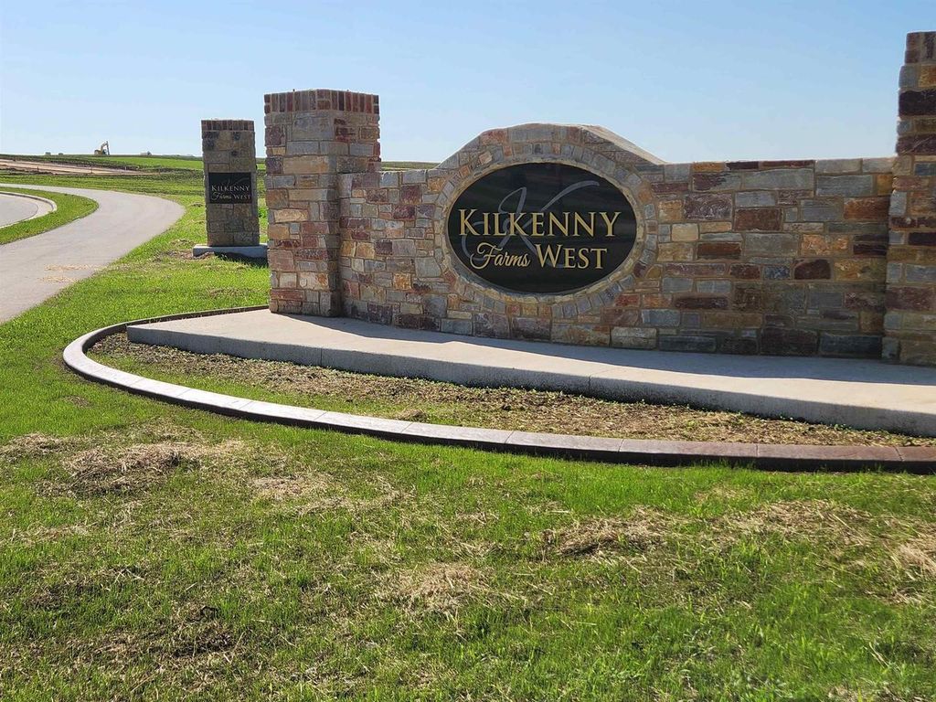 901 Kyron Drive, Waunakee, WI 53597