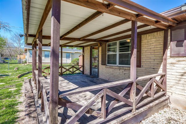707 Debus DR, Taylor, TX 76574