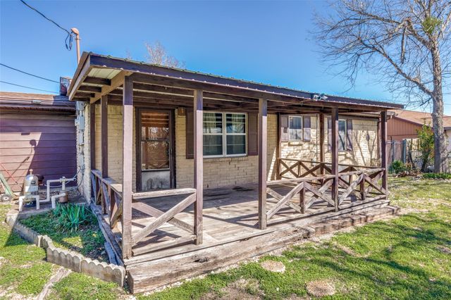 707 Debus DR, Taylor, TX 76574