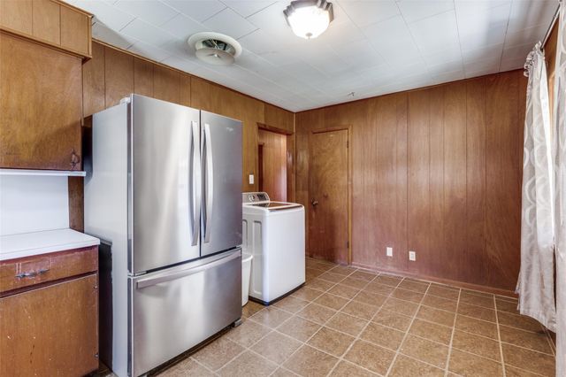 707 Debus DR, Taylor, TX 76574