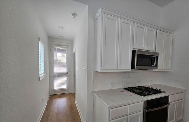 213 Trapper Creek Drive, Conroe, TX 77304