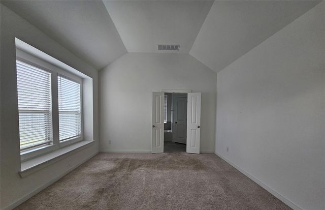 213 Trapper Creek Drive, Conroe, TX 77304