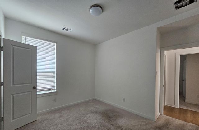 213 Trapper Creek Drive, Conroe, TX 77304