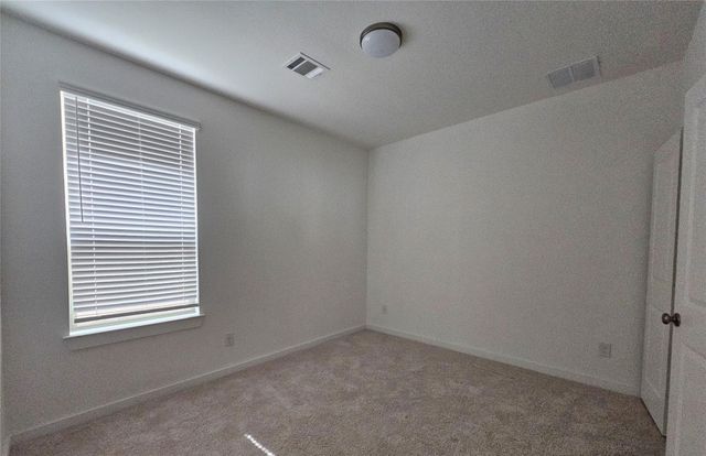 213 Trapper Creek Drive, Conroe, TX 77304