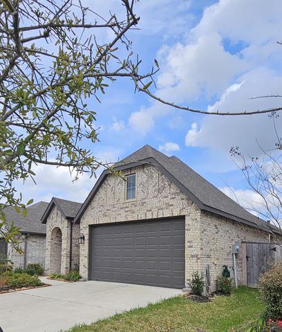 213 Trapper Creek Drive, Conroe, TX 77304