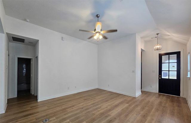 213 Trapper Creek Drive, Conroe, TX 77304